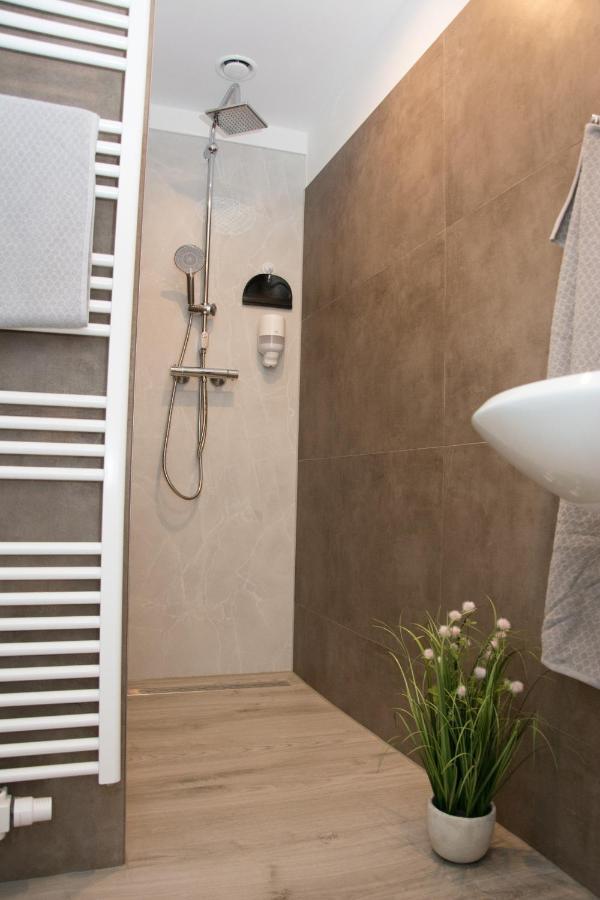 Helis Gästezimmer Apartment Kirchbach in Steiermark